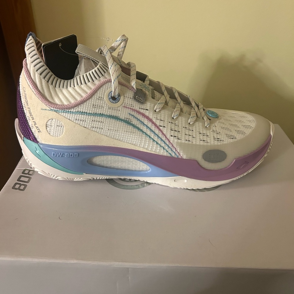 Li Ning Wade 808 Ultra “Family Love”